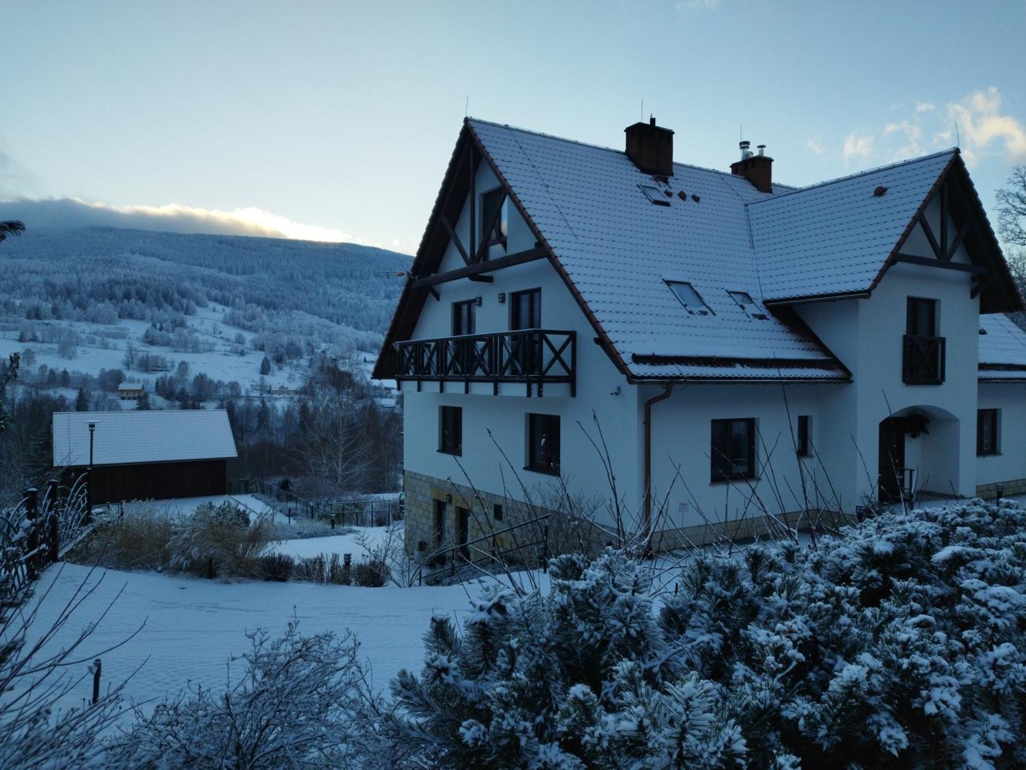 Apartamety I Pokoje Goscinne Na Jaskolczej Swieradow-Zdroj Exterior photo